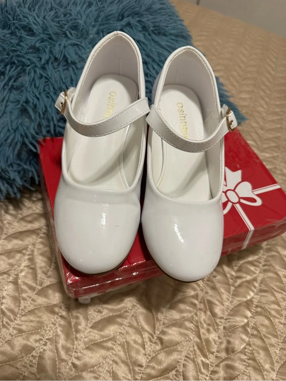 Sinn White Patent Mary Jane Shoes for Kids with Gold Buckles
